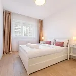 Jad Premium Kasper Coresi Apartment *