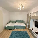 Jad Premium Kasper Coresi Apartment *