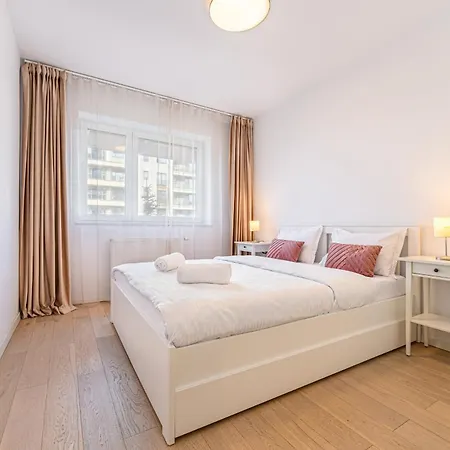 Jad - Luxury 3 & 2 In Kasper, Near Coresi Mall Apartament *