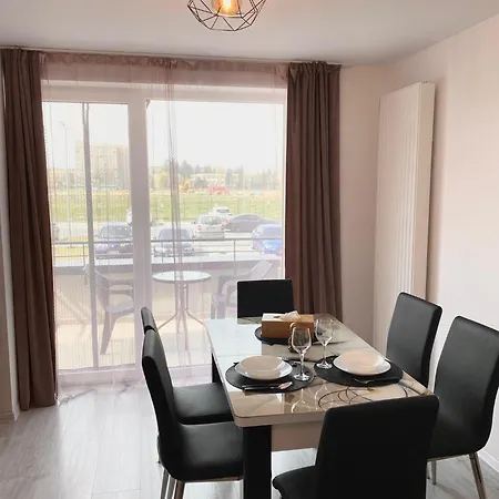 Jad - Luxury 3 & 2 In Kasper, Near Coresi Mall Apartment