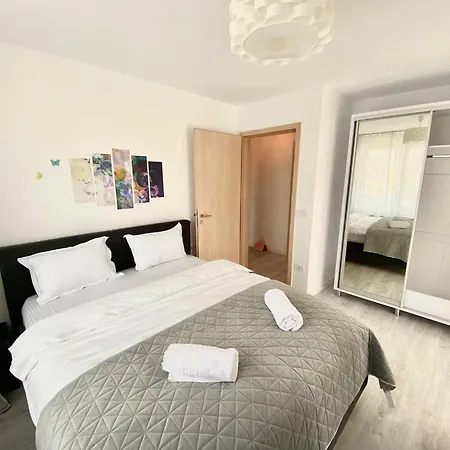 Jad Luxury 3 & 2 In Kasper, Near Coresi Mall Braşov