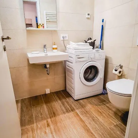 Jad - Luxury 3 & 2 In Kasper, Near Coresi Mall Braszów