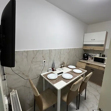 Apartament Jad - Luxury 3 & 2 In Kasper, Near Coresi Mall