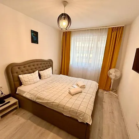 Jad - Luxury 3 & 2 In Kasper, Near Coresi Mall Apartment