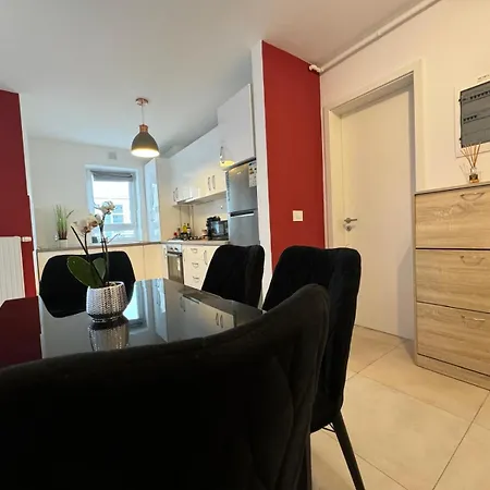 Jad Luxury 3 & 2 In Kasper, Near Coresi Mall Lägenhet