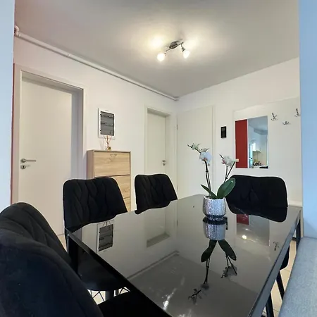 Jad Luxury 3 & 2 In Kasper, Near Coresi Mall Lägenhet Braşov