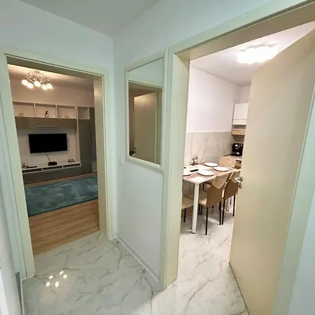 Jad Kasper Coresi Apartment *