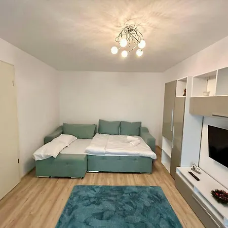 Jad Kasper Coresi Apartment *