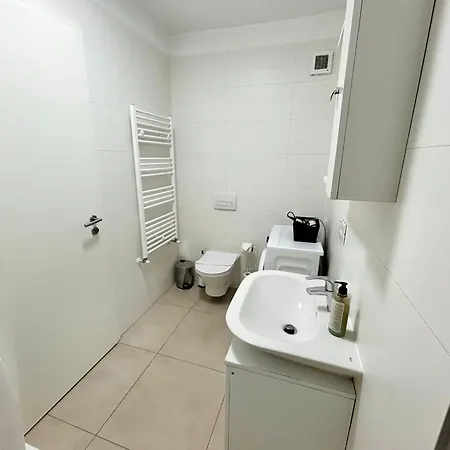 Jad Kasper Coresi Apartment *